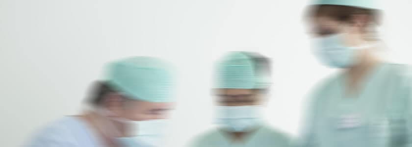 Behandlungsteam bei einem Eingriff unter Narkose